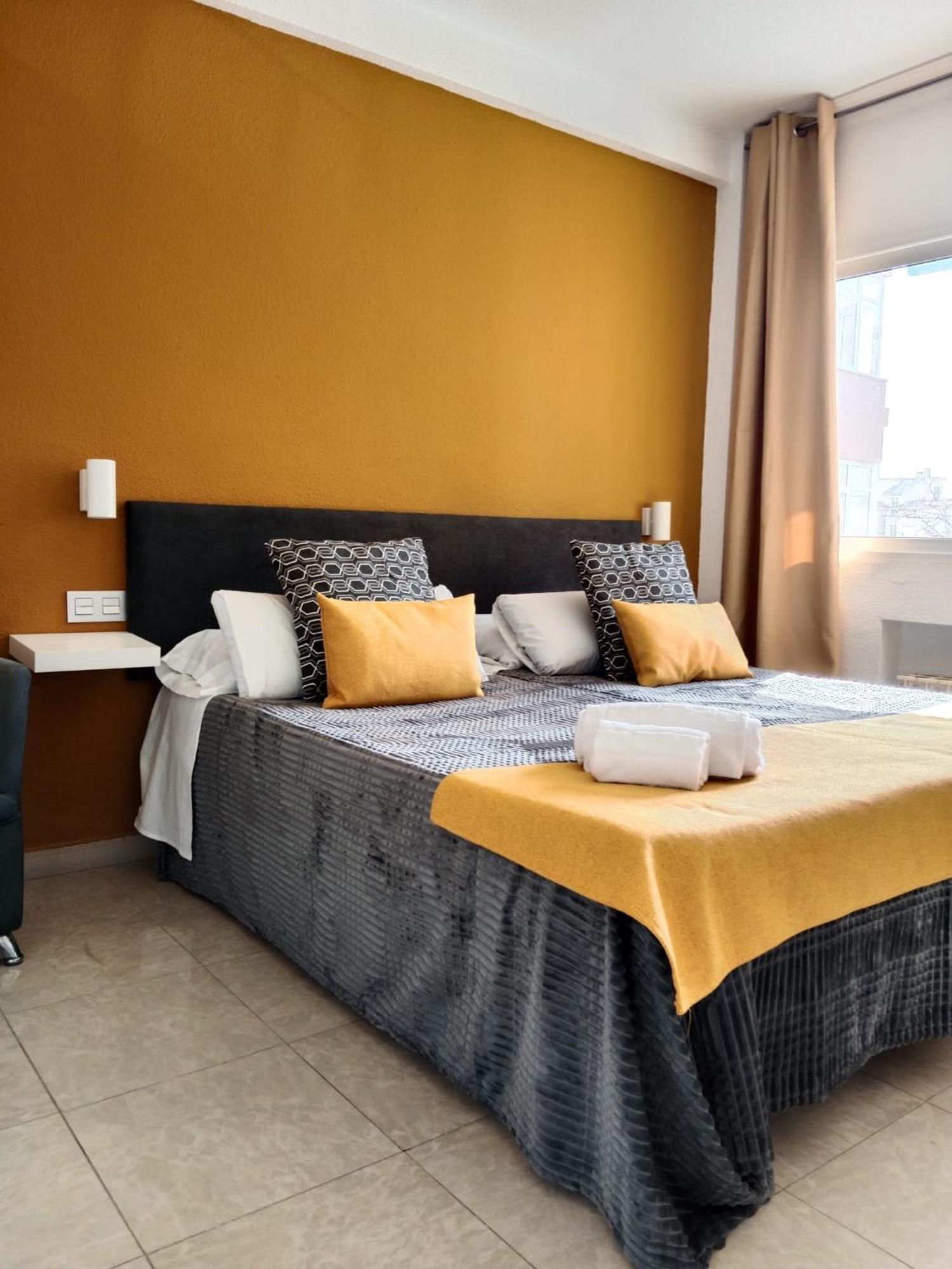 Apartamentos El Velero Torremolinos Rum bild